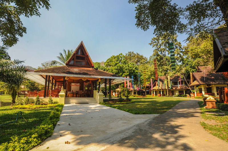 Suan Bua Hotel & Resort Ban Pong  Exterior photo